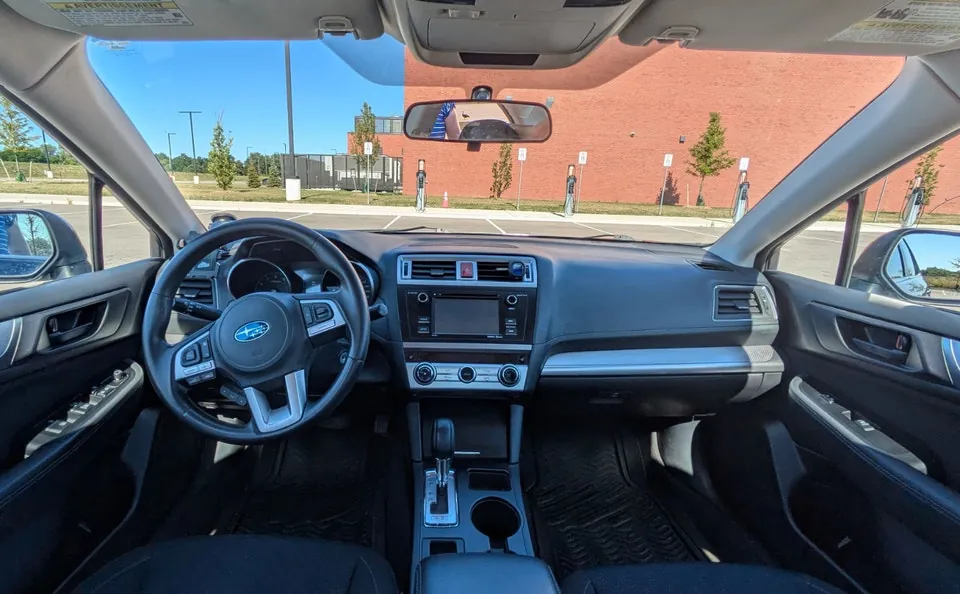 Subaru Legacy 2016 photo 2