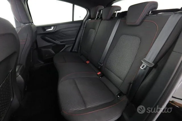 Ford Focus 2022 photo 3