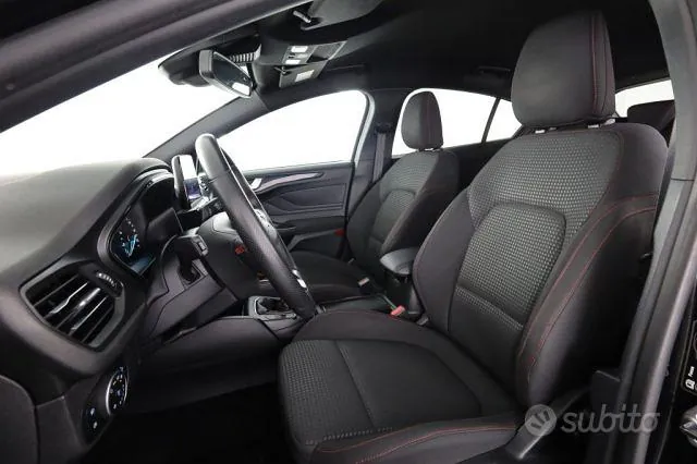 Ford Focus 2022 photo 2