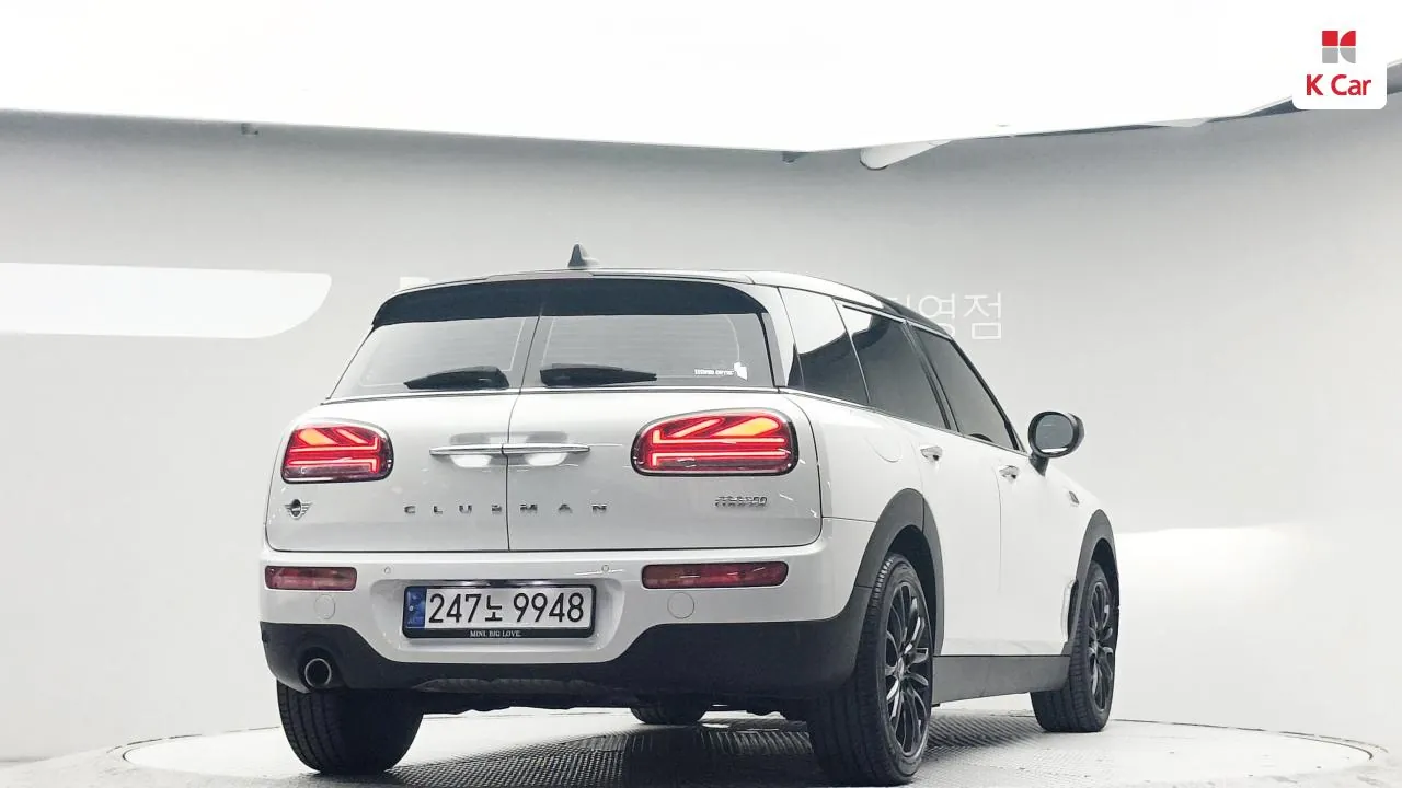 Mini Cooper Clubman 2024 photo 2
