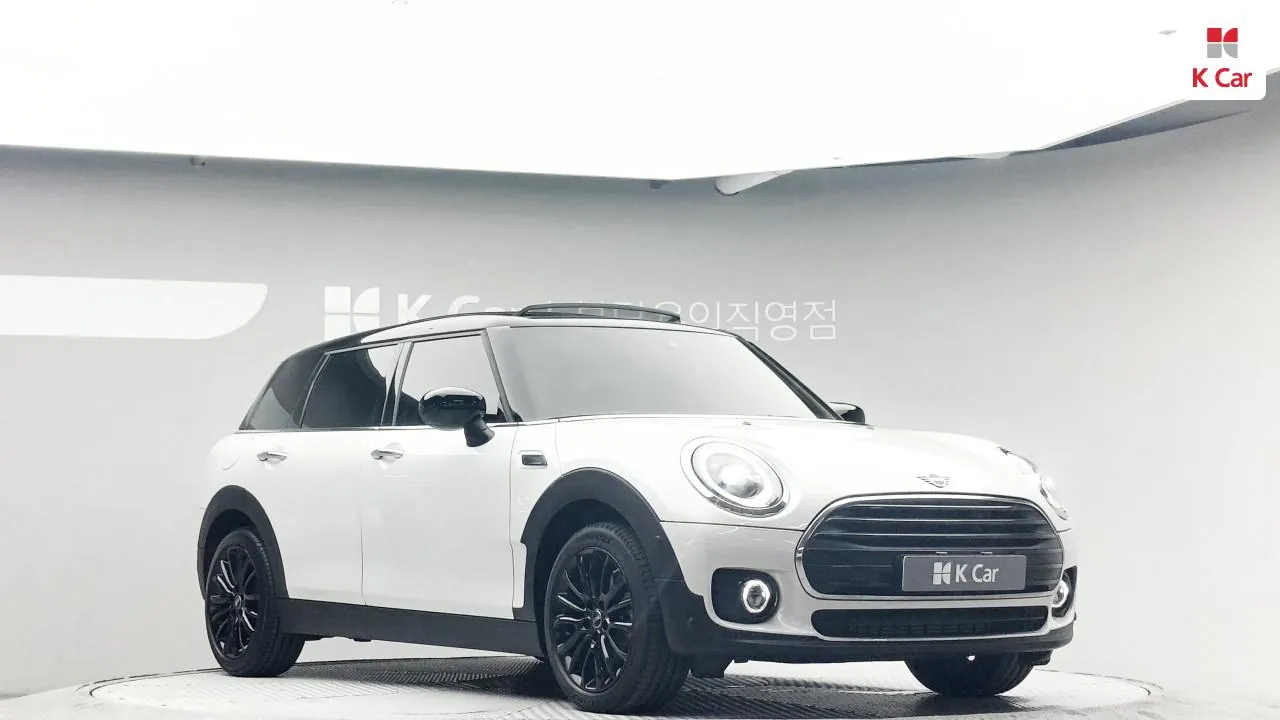 Mini Cooper Clubman 2024 photo 3