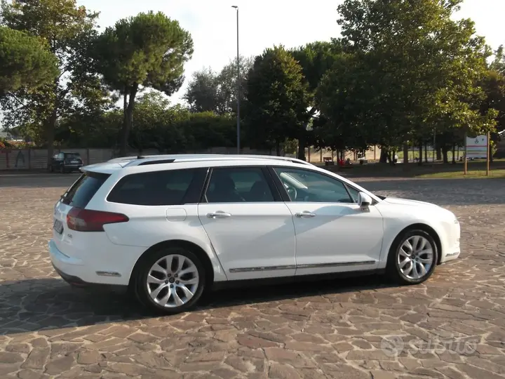Citroen C5 2011 photo 4