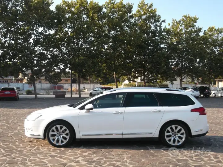 Citroen C5 2011 photo 2