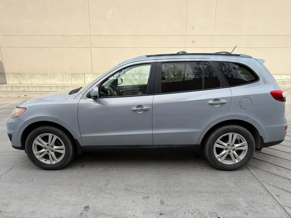 Hyundai Santa Fe 2010 photo 3