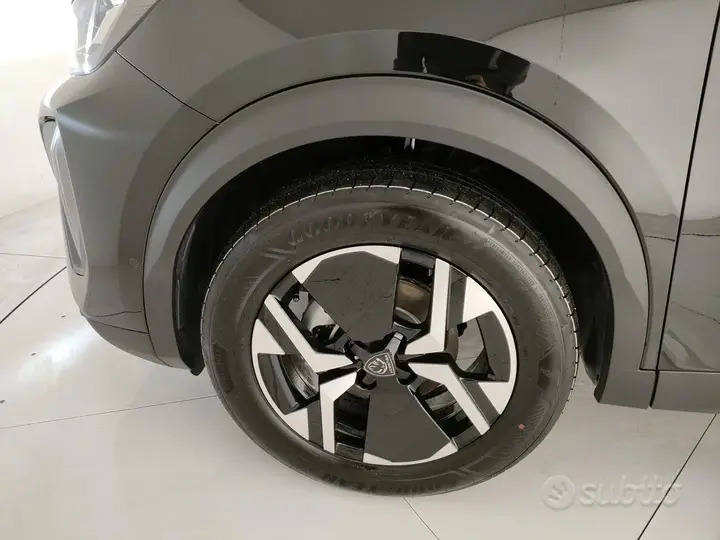 Peugeot 2008 2025 photo 5