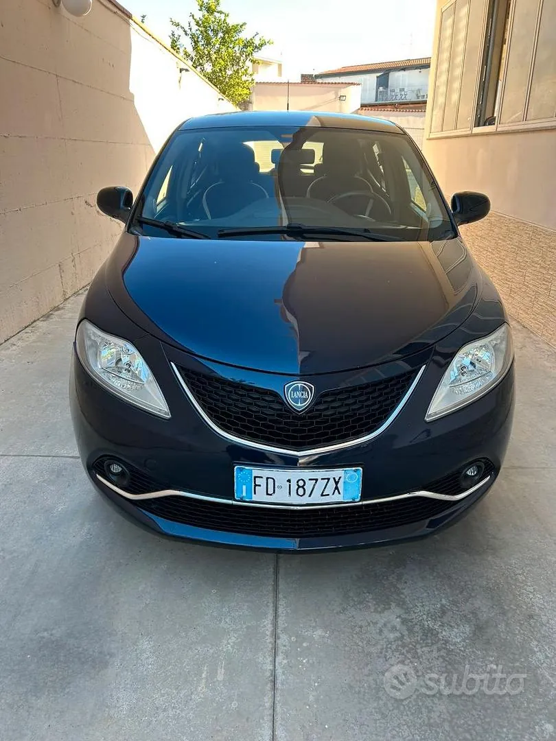 Lancia Ypsilon