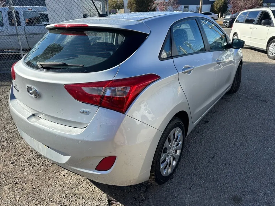 Hyundai Elantra Gt 2016 photo 5
