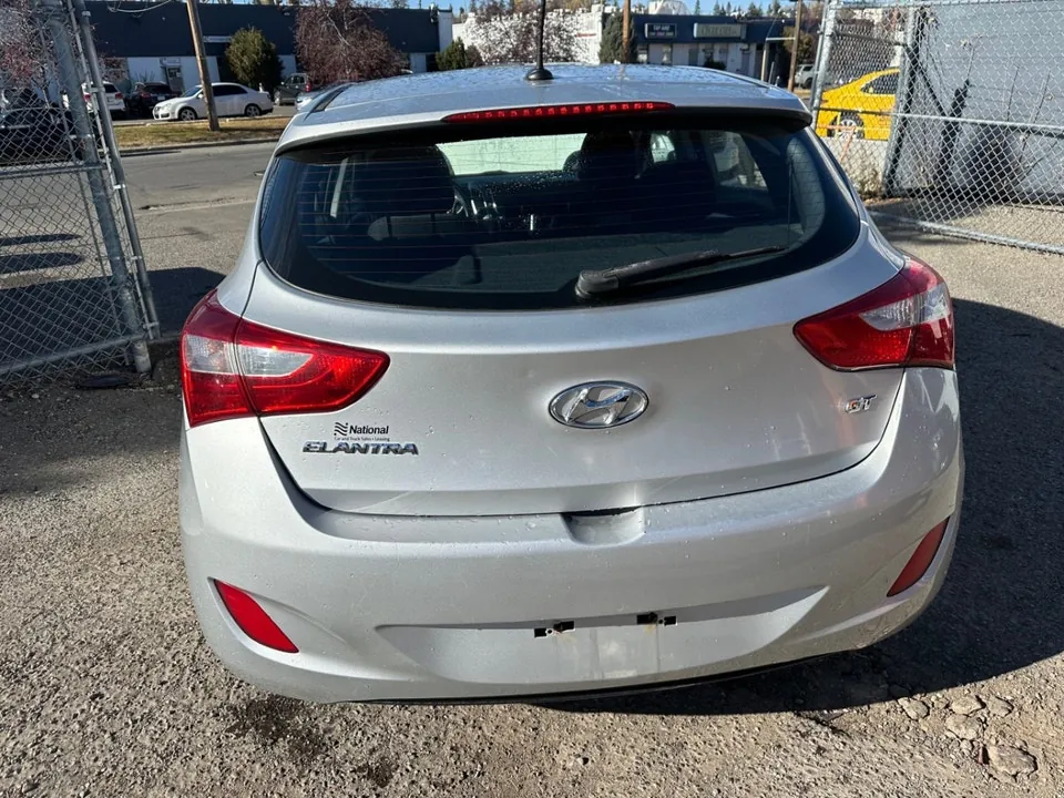 Hyundai Elantra Gt 2016 photo 4