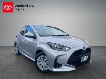 Toyota Yaris 2022 photo 2