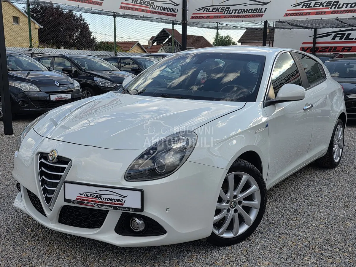 Alfa Romeo Giulietta 2015 photo 2