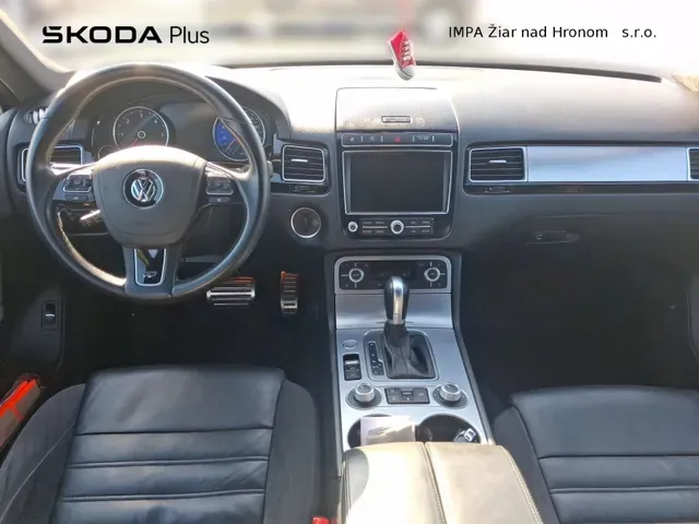 Volkswagen Touareg 2015 photo 4