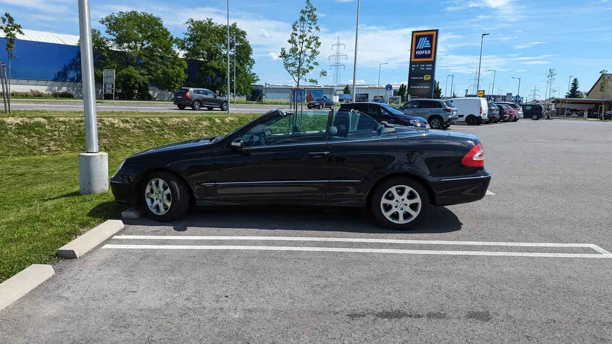 Mercedes-Benz Clk-Class 2003 photo 2