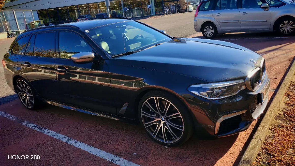 BMW 5 Series 2018 photo 3