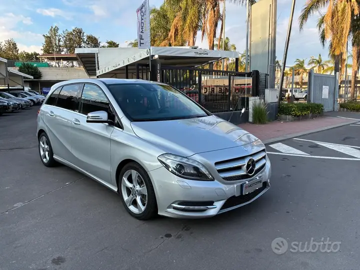 Mercedes-Benz B-Class 2012 photo 3