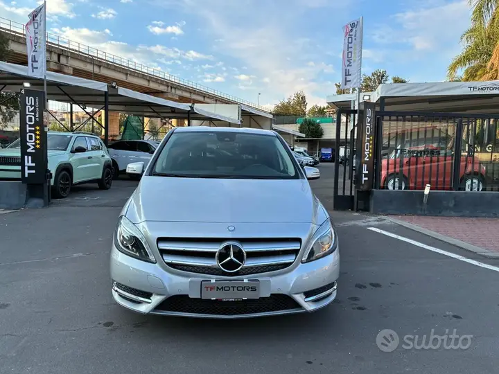 Mercedes-Benz B-Class 2012 photo 2