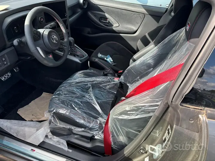 Toyota Yaris 2024 photo 3