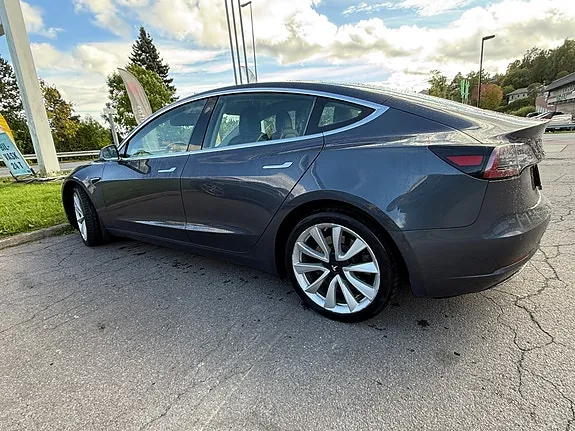 Tesla Model 3 2019 photo 4