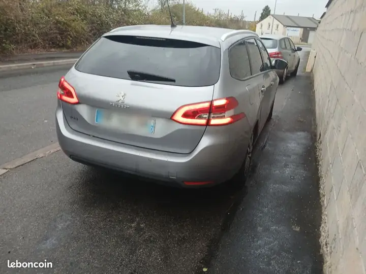 Peugeot 308 2021 photo 2