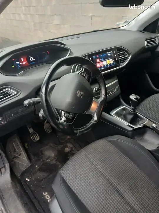 Peugeot 308 2021 photo 3