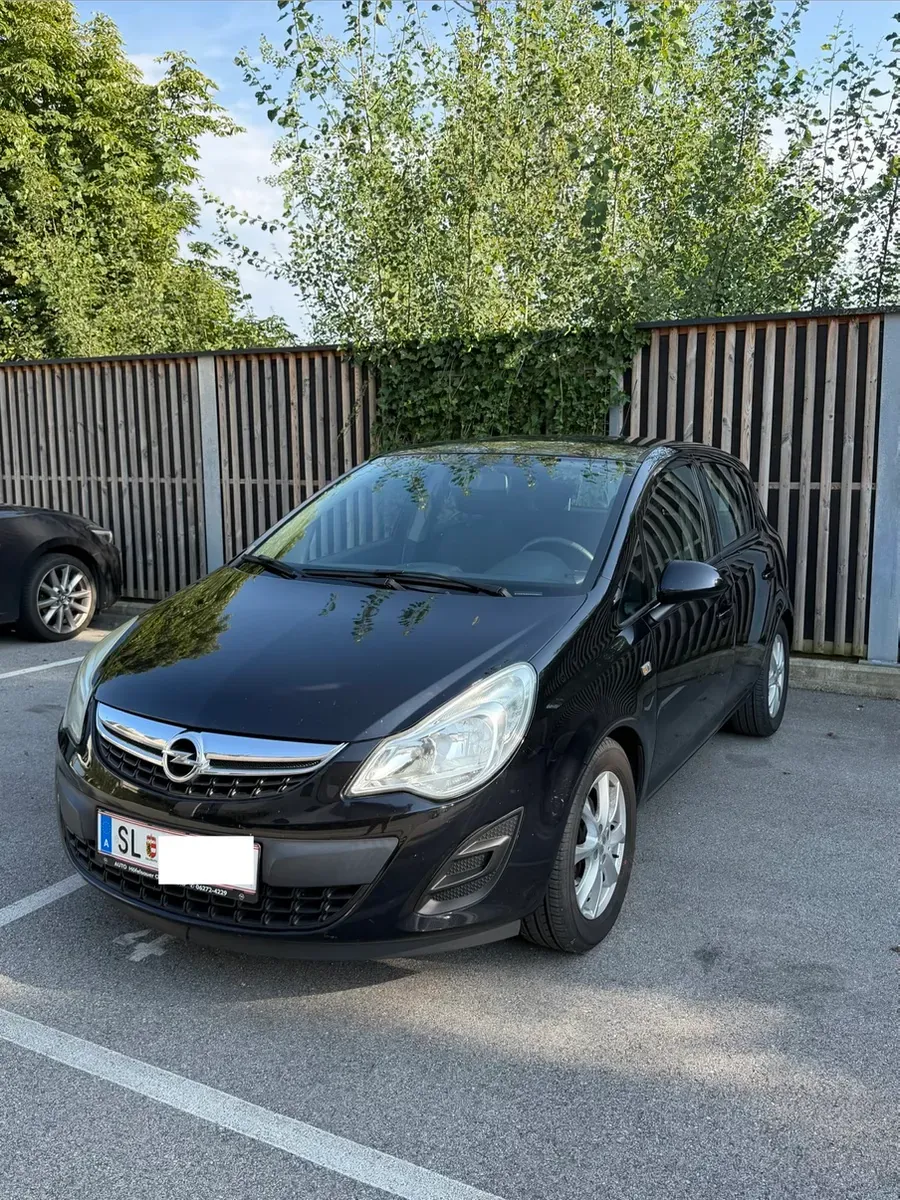 Opel Corsa 2011 photo 2
