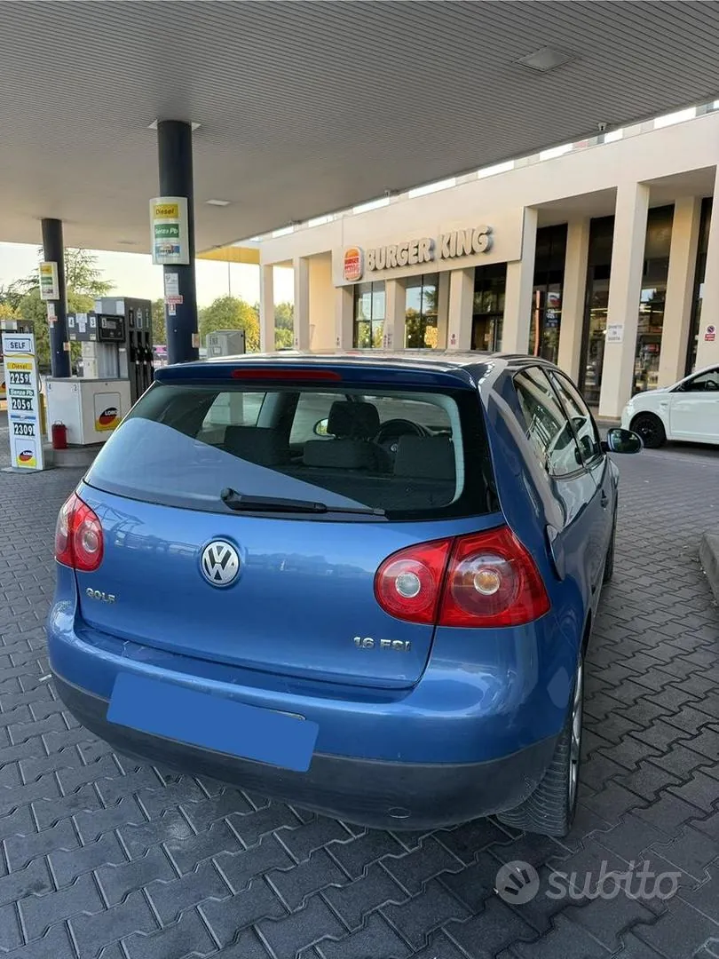 Volkswagen Golf 2005 photo 2