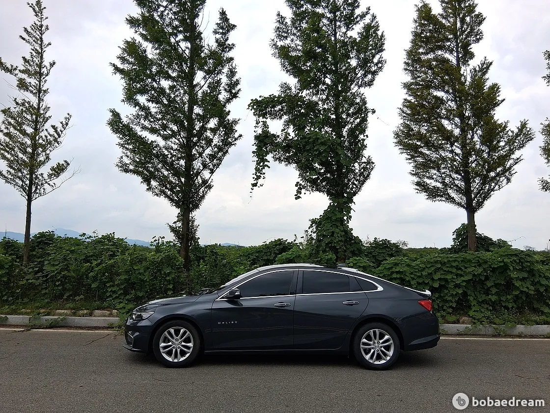 Chevrolet Malibu 2017 photo 2