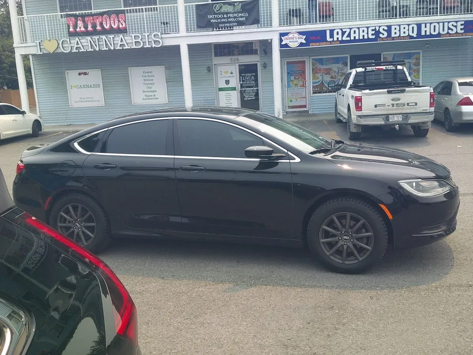 Chrysler 200 2016 photo 2