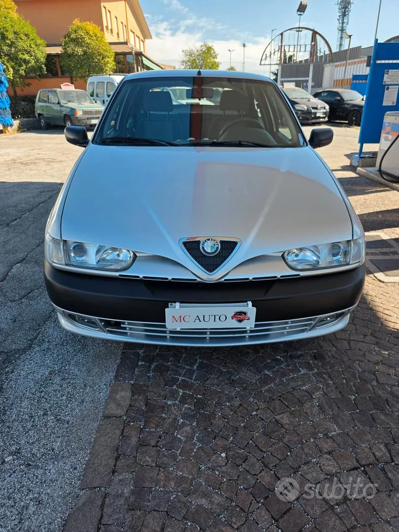 Alfa Romeo 146 1998 photo 5