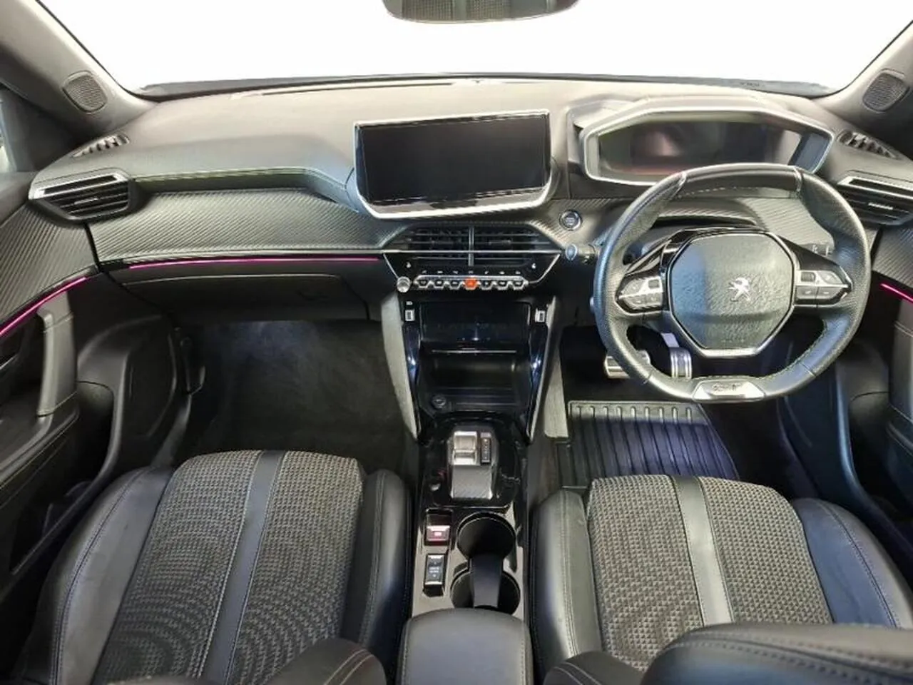 Peugeot E-2008 2023 photo 3