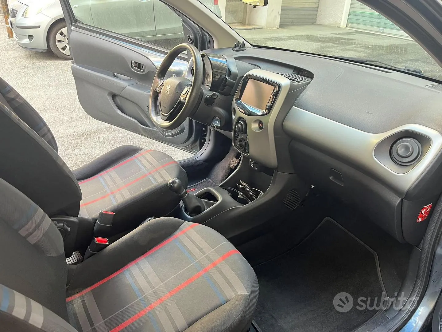 Peugeot 108 2015 photo 5