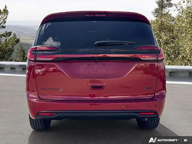 Chrysler Pacifica 2027 photo 5