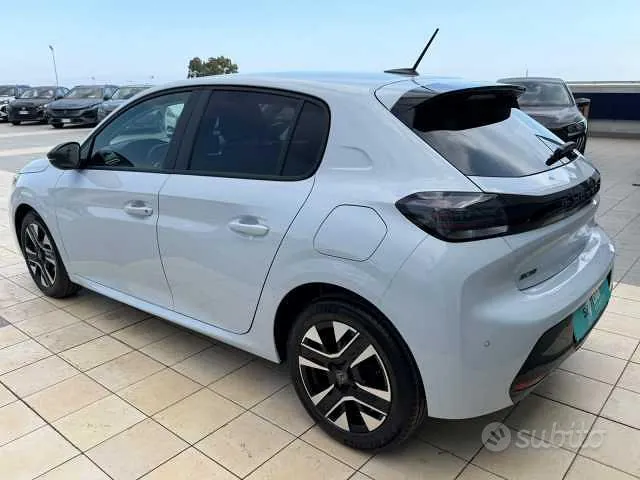 Peugeot 208 2026 photo 2