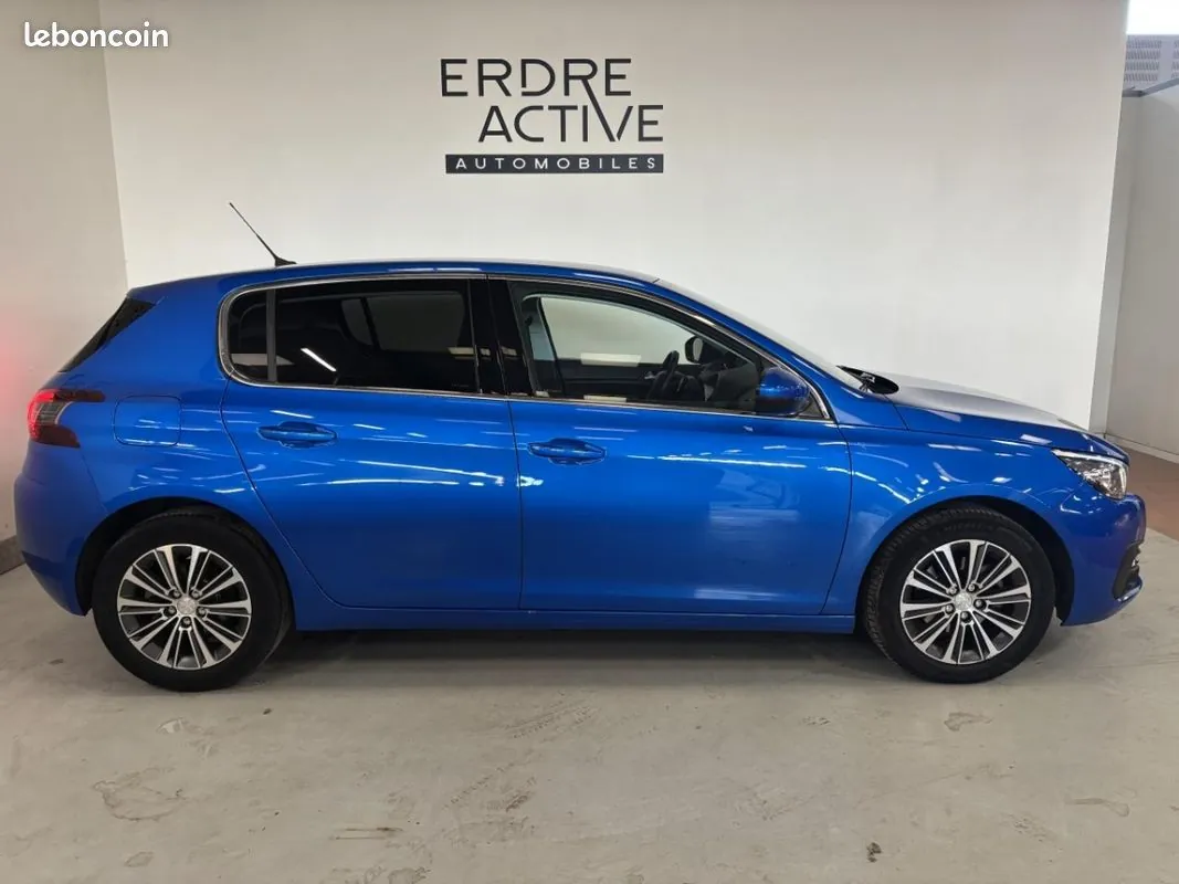 Peugeot 308 2020 photo 2
