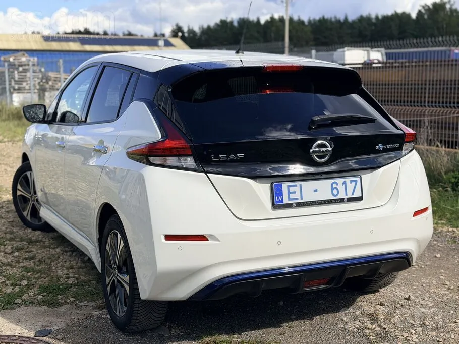 Nissan Leaf 2019 photo 2