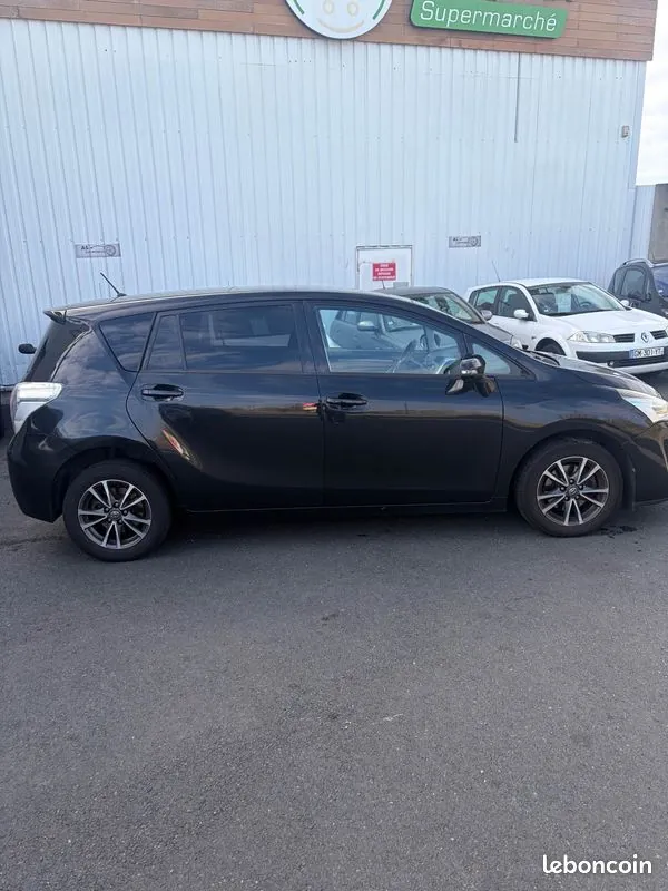 Toyota Verso 2013 photo 3