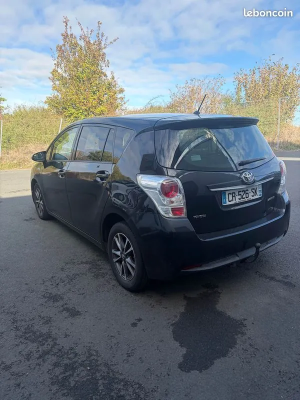 Toyota Verso 2013 photo 2