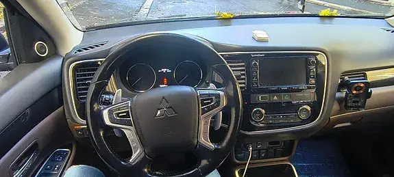 Mitsubishi Outlander 2016 photo 2