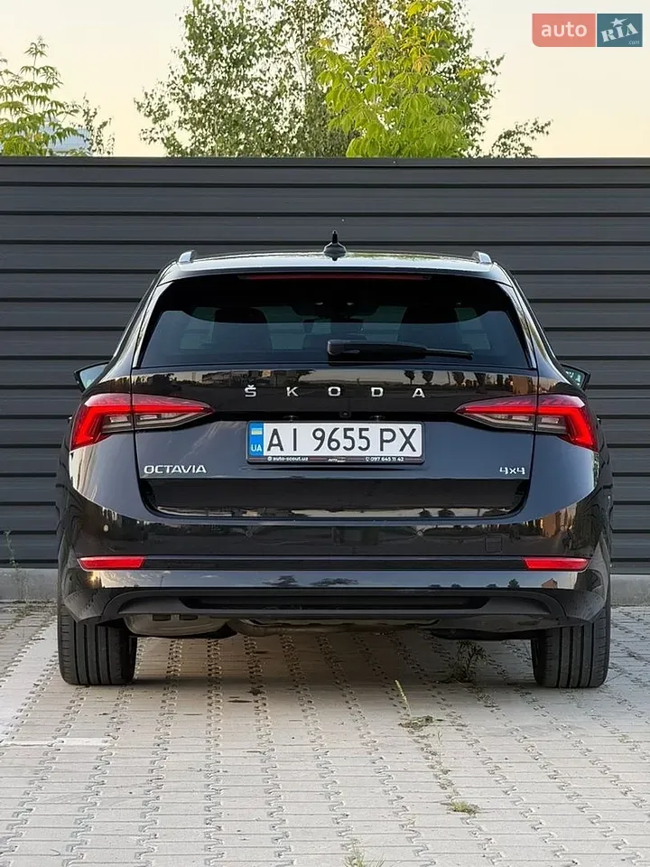 Skoda Octavia 2021 photo 2