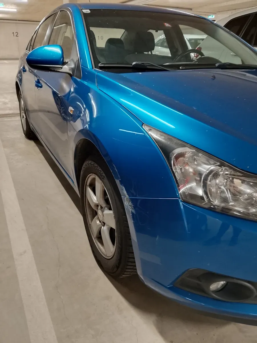 Chevrolet Cruze 2011 photo 2