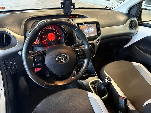 Toyota Aygo 2015 photo 2