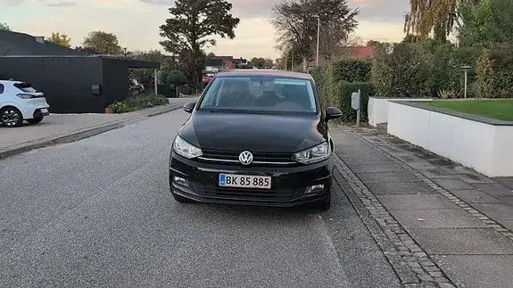 Volkswagen Touran 2016 photo 2