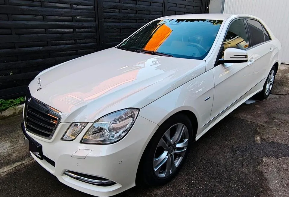 Mercedes-Benz E200