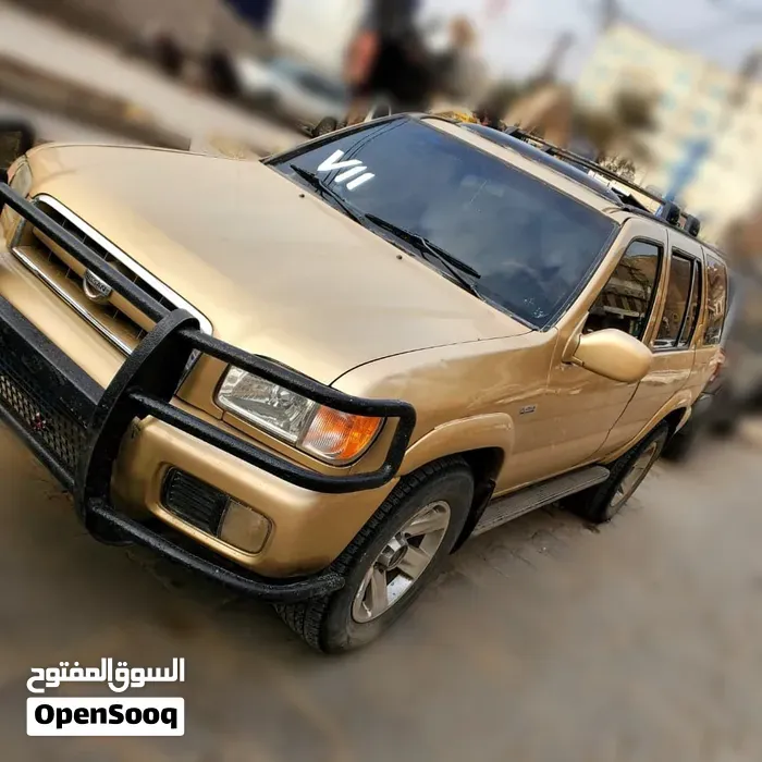 Nissan Pathfinder 2004 photo 2