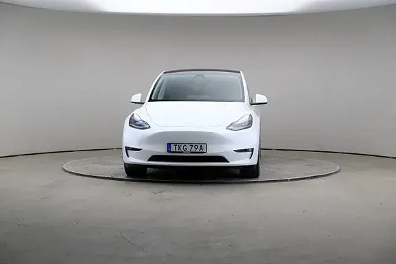 Tesla Model Y 2023 photo 3