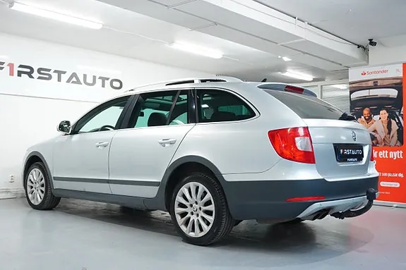 Skoda Superb 2013 photo 4