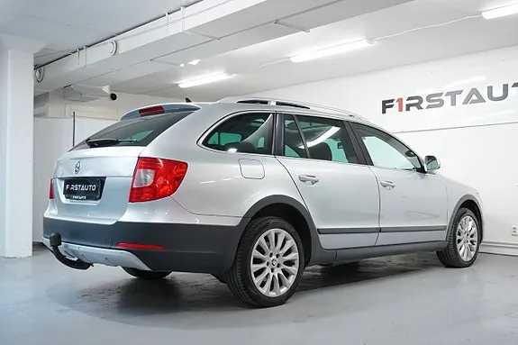 Skoda Superb 2013 photo 5