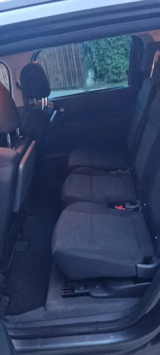 Peugeot 5008 2011 photo 3