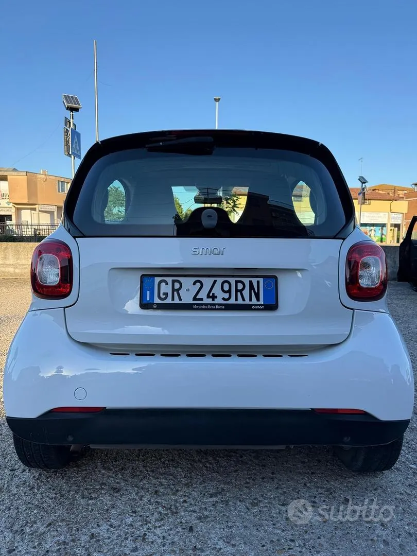 Smart Fortwo 2019 photo 4