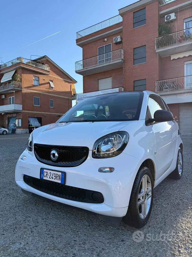 Smart Fortwo 2019 photo 2