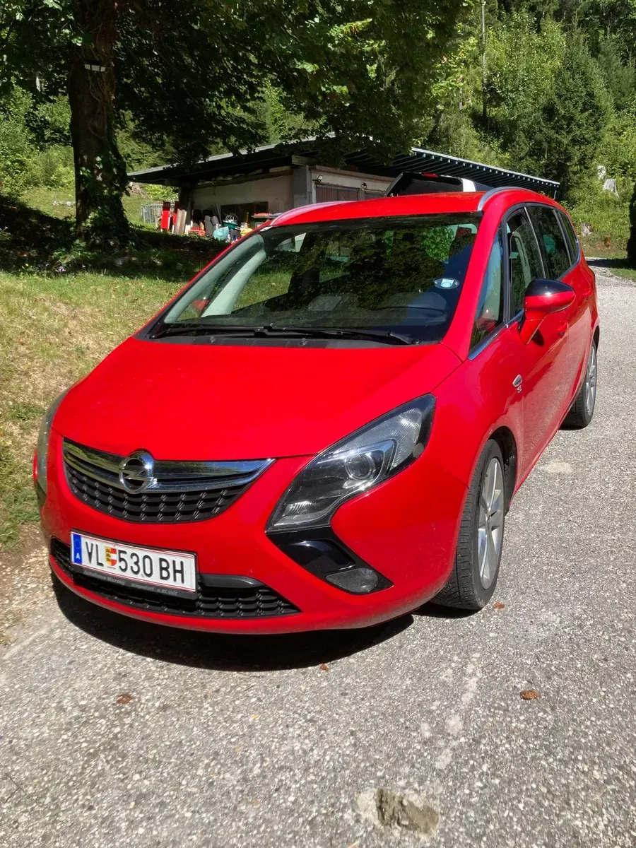 Opel Zafira Tourer 2013 photo 2
